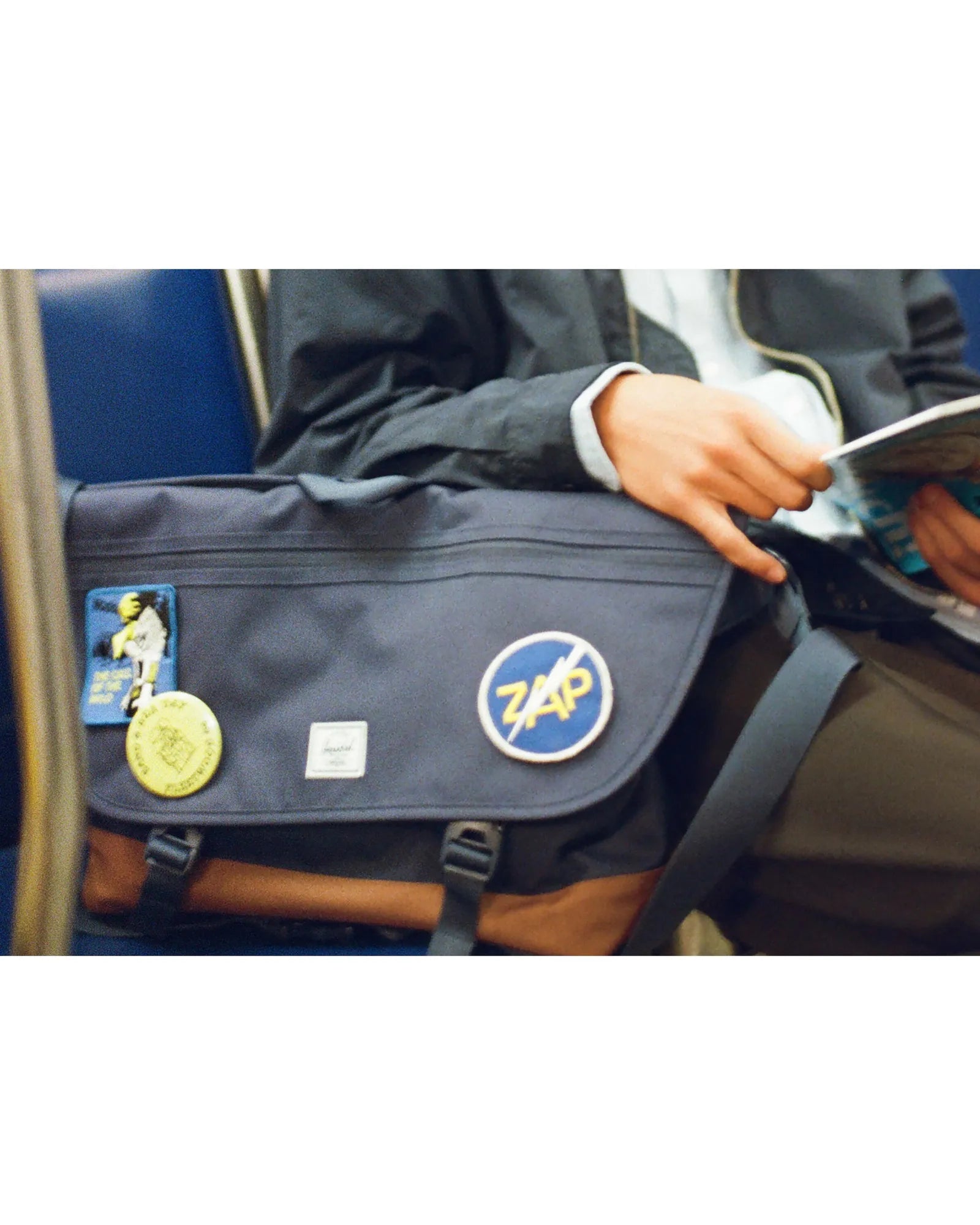 Borsa tracolla riciclata Herschel Cove 22,5L - 4