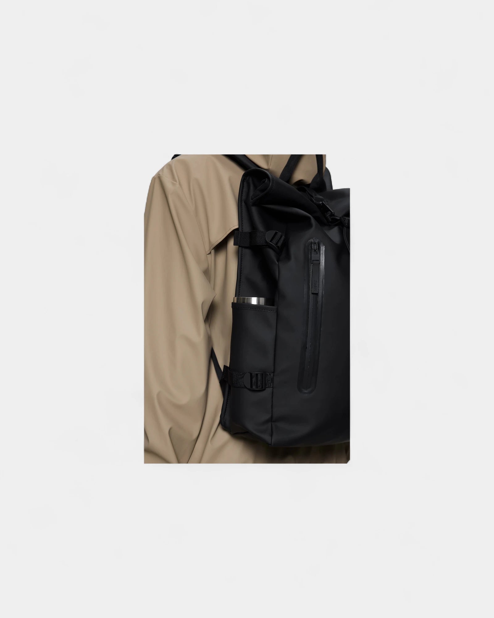 Zaino impermeabile Rains Rolltop 28L da personalizzare - 4