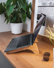 Supporto laptop legno riciclato Altxa da personalizzare