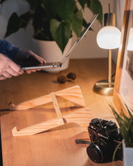 Supporto laptop legno riciclato Altxa da personalizzare