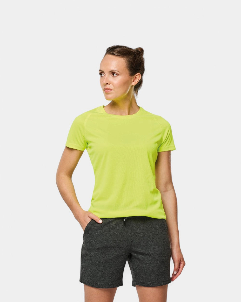T-shirt sportiva riciclata da donna da personalizzare