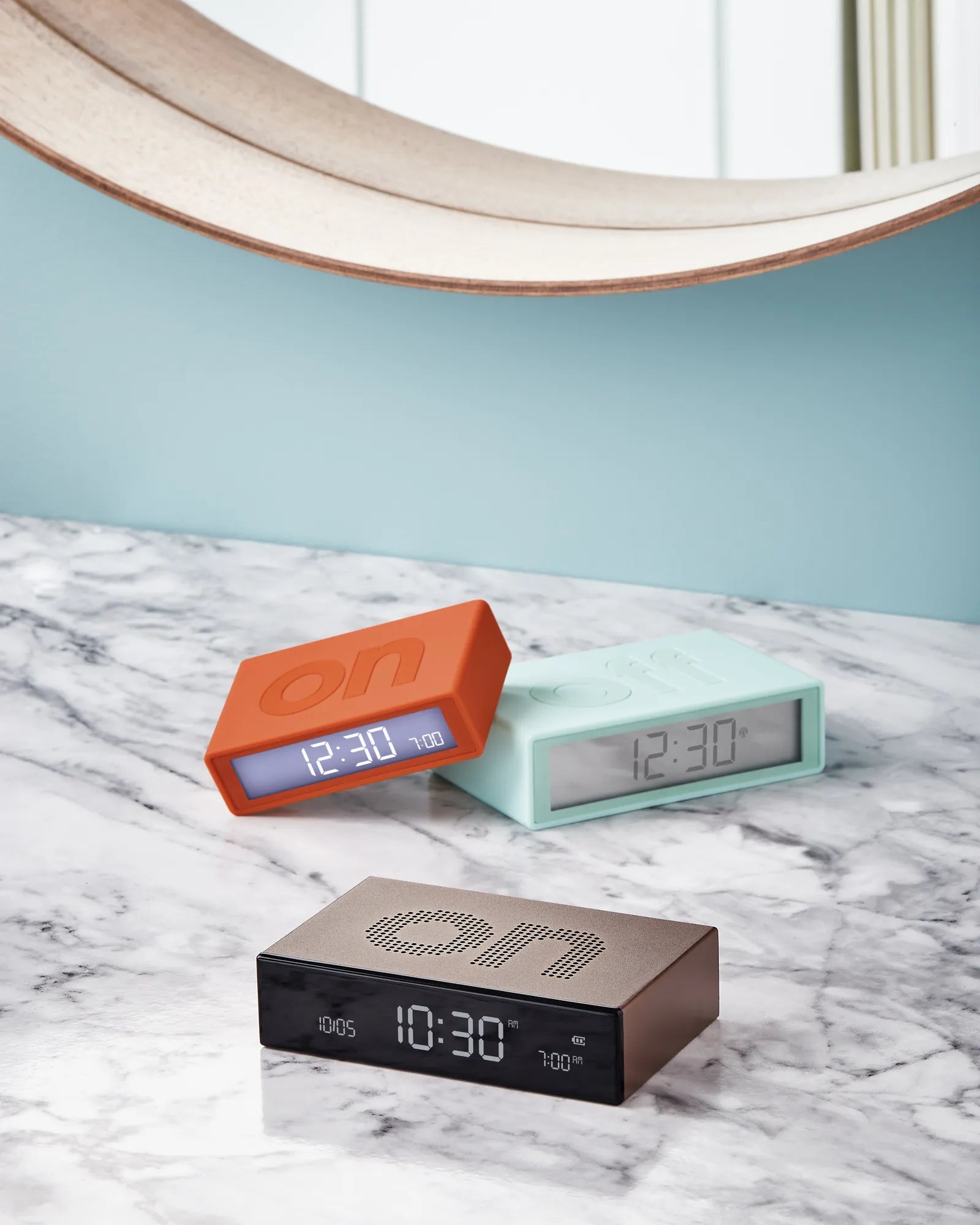 Sveglia LCD alluminio Lexon Flip Premium da personalizzare - 7