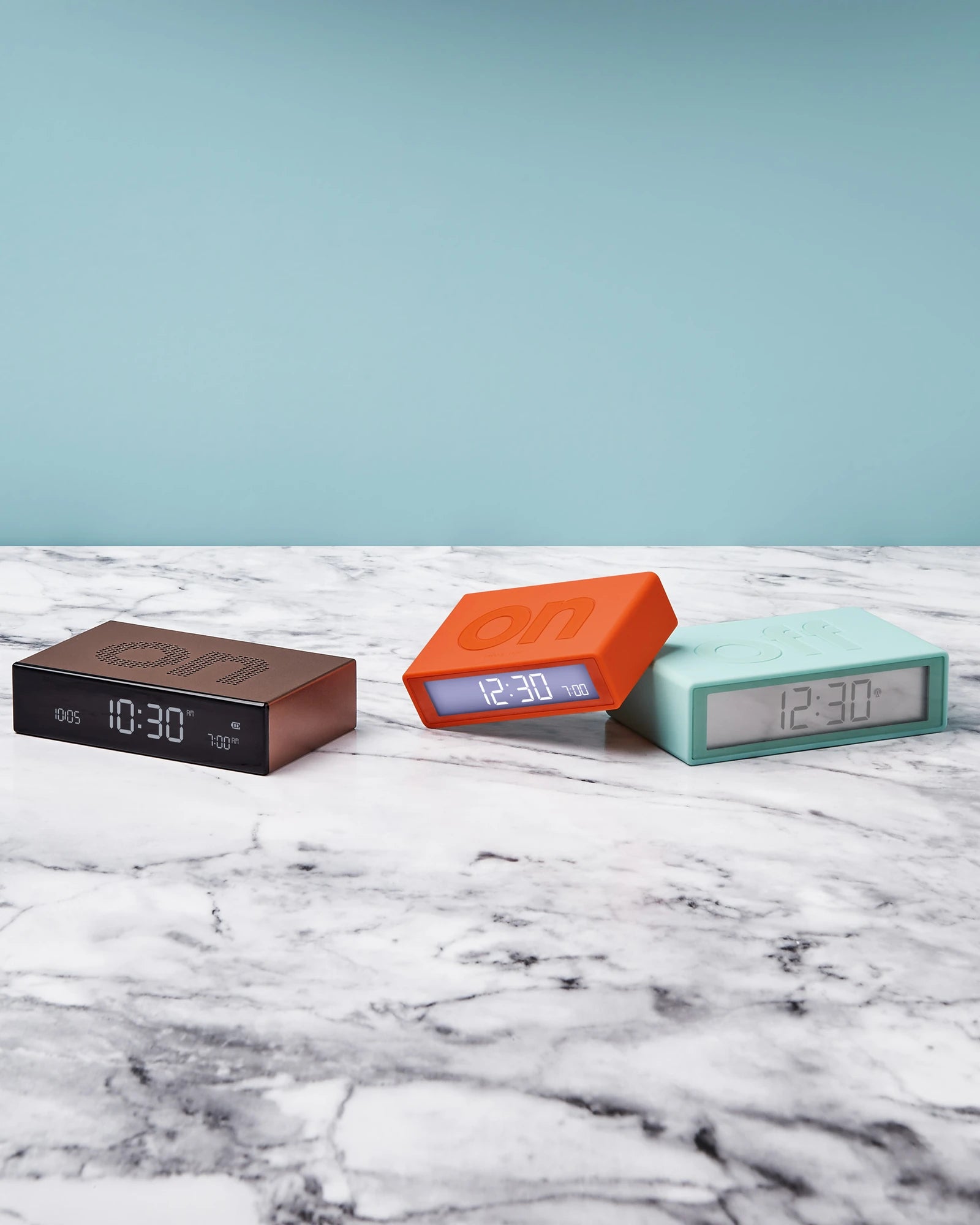 Sveglia LCD alluminio Lexon Flip Premium da personalizzare - 8