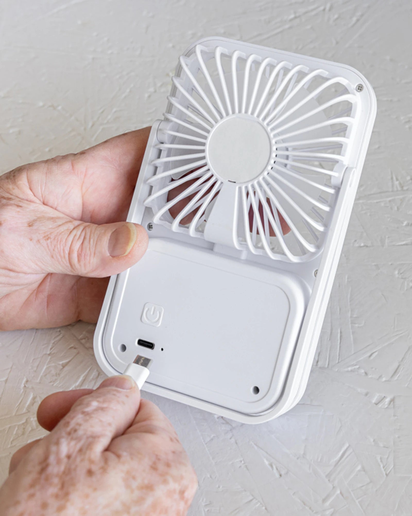 Ventilatore da tavolo plastica riciclata Aervina da personalizzare - 11