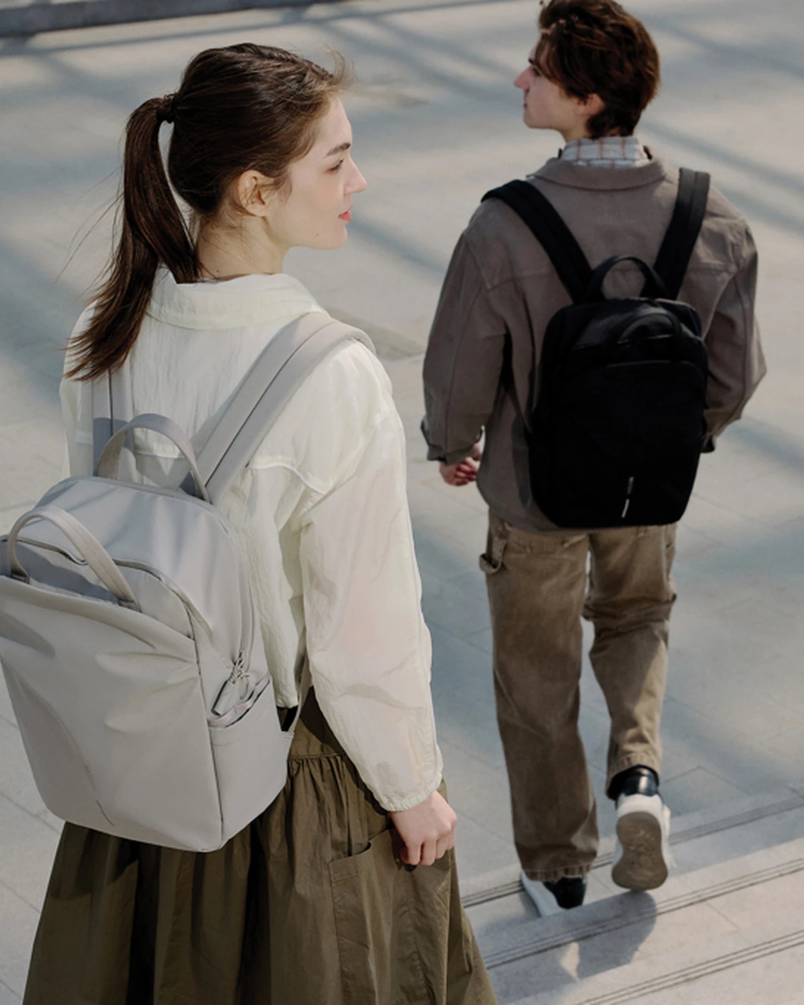 Zaino/tote riciclato antifurto 15L da personalizzare - 10